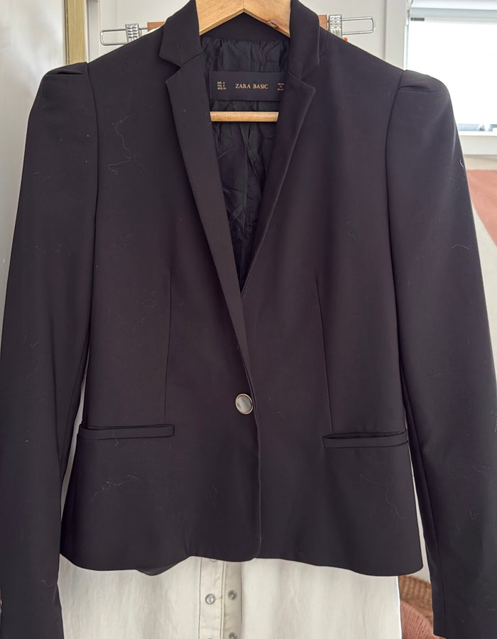 ZARA // Black Blazer // Small