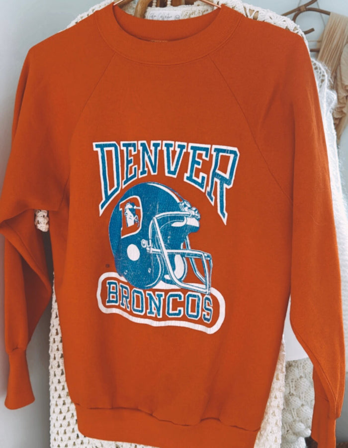 LOGO 7 DENVER BRONCOS Sweatshirt // Small