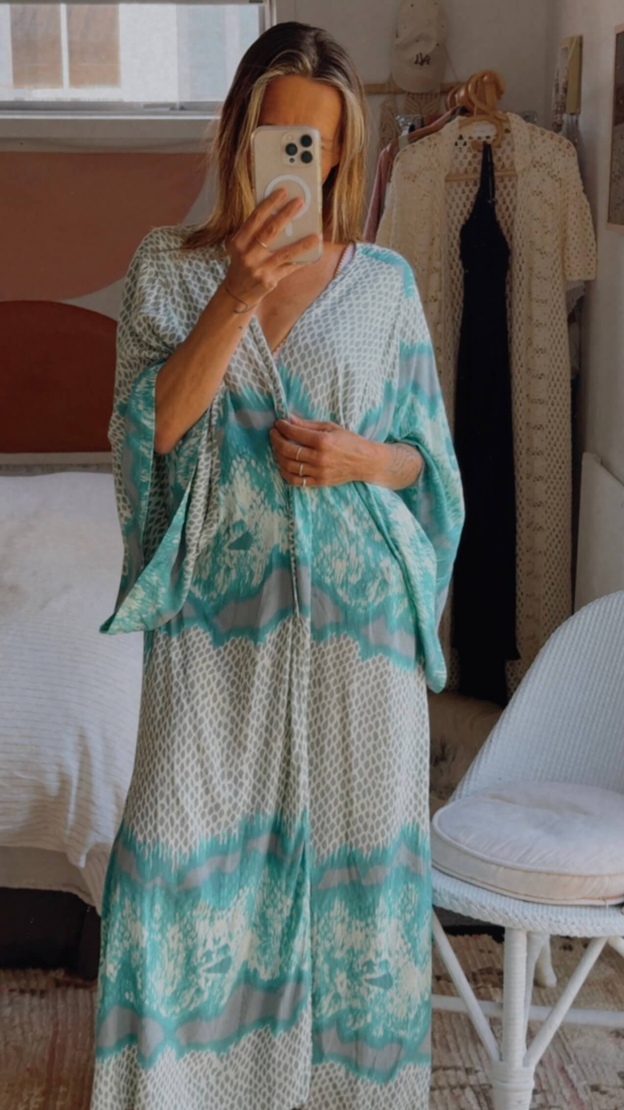 SOVEREIGNTY & SOUL // Miami Turquoise Kimono // Free Size