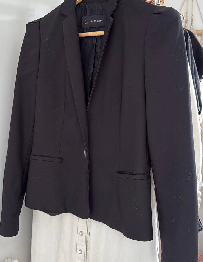 ZARA // Black Blazer // Small