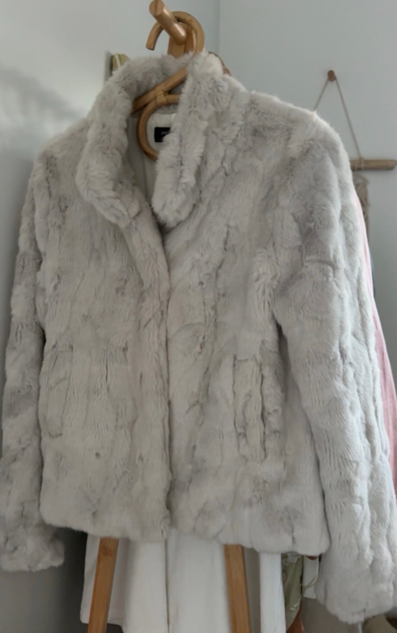 PAGANI // FAUX FUR JACKET // SILVER FOX // XS (would fit large 8)