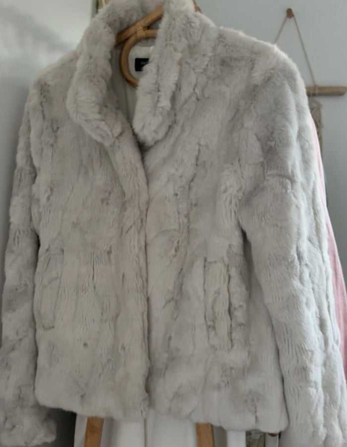 PAGANI // FAUX FUR JACKET // SILVER FOX // XS (would fit large 8)