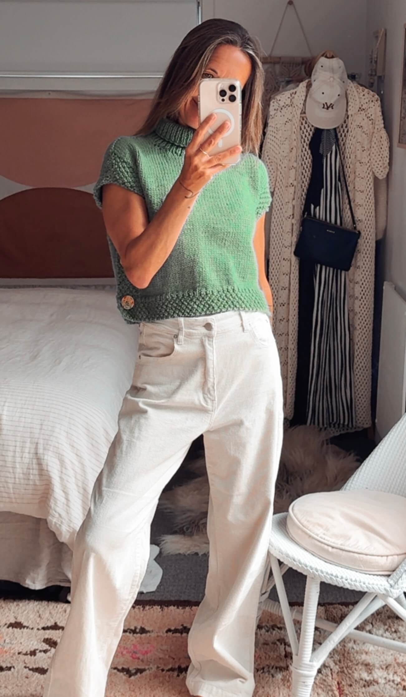 HAND-KNITTED VEST // Fern Green // Small