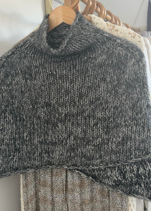 KAREN MILLEN // Woollen Poncho // Small