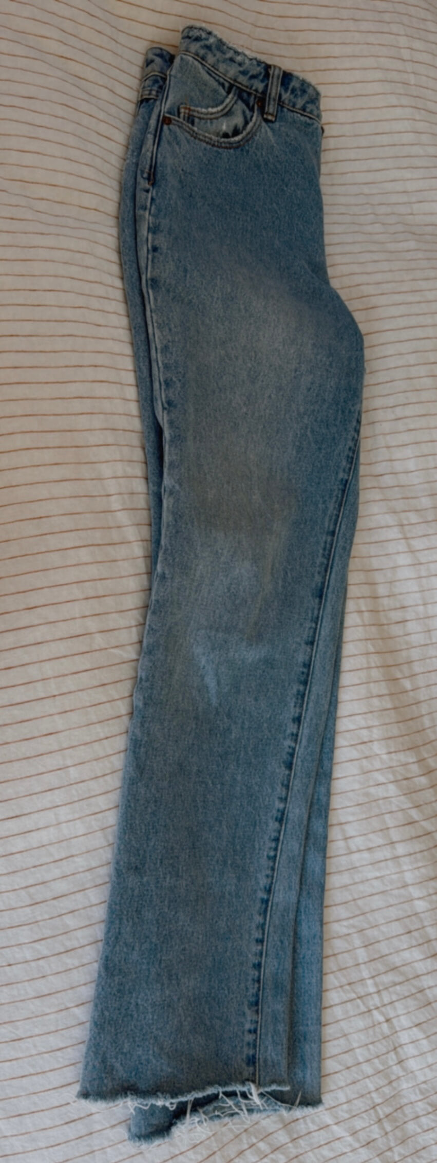ROLLA'S // Classic Straight High Rise Jeans // Regular Fit // Size 26 (Size 8)