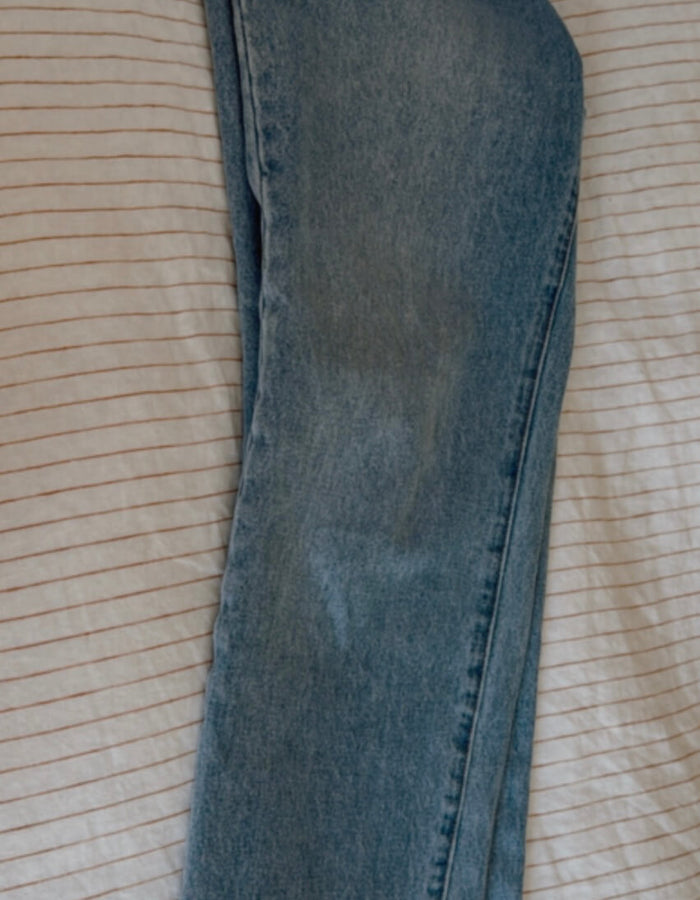 ROLLA'S // Classic Straight High Rise Jeans // Regular Fit // Size 26 (Size 8)