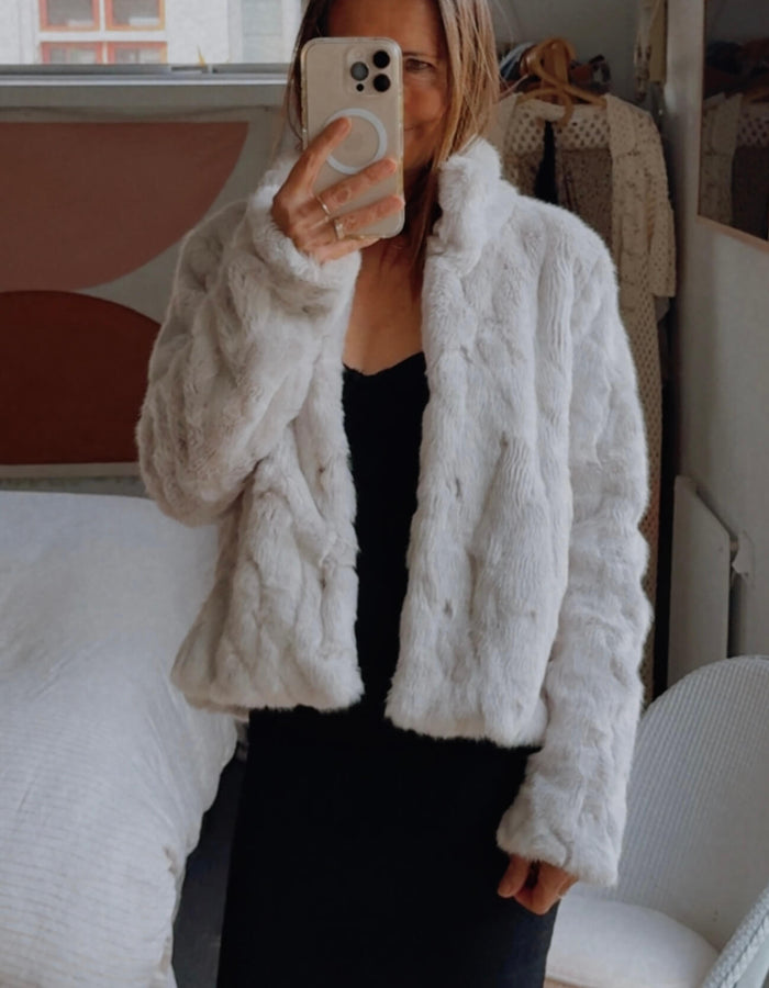 PAGANI // FAUX FUR JACKET // SILVER FOX // XS (would fit large 8)