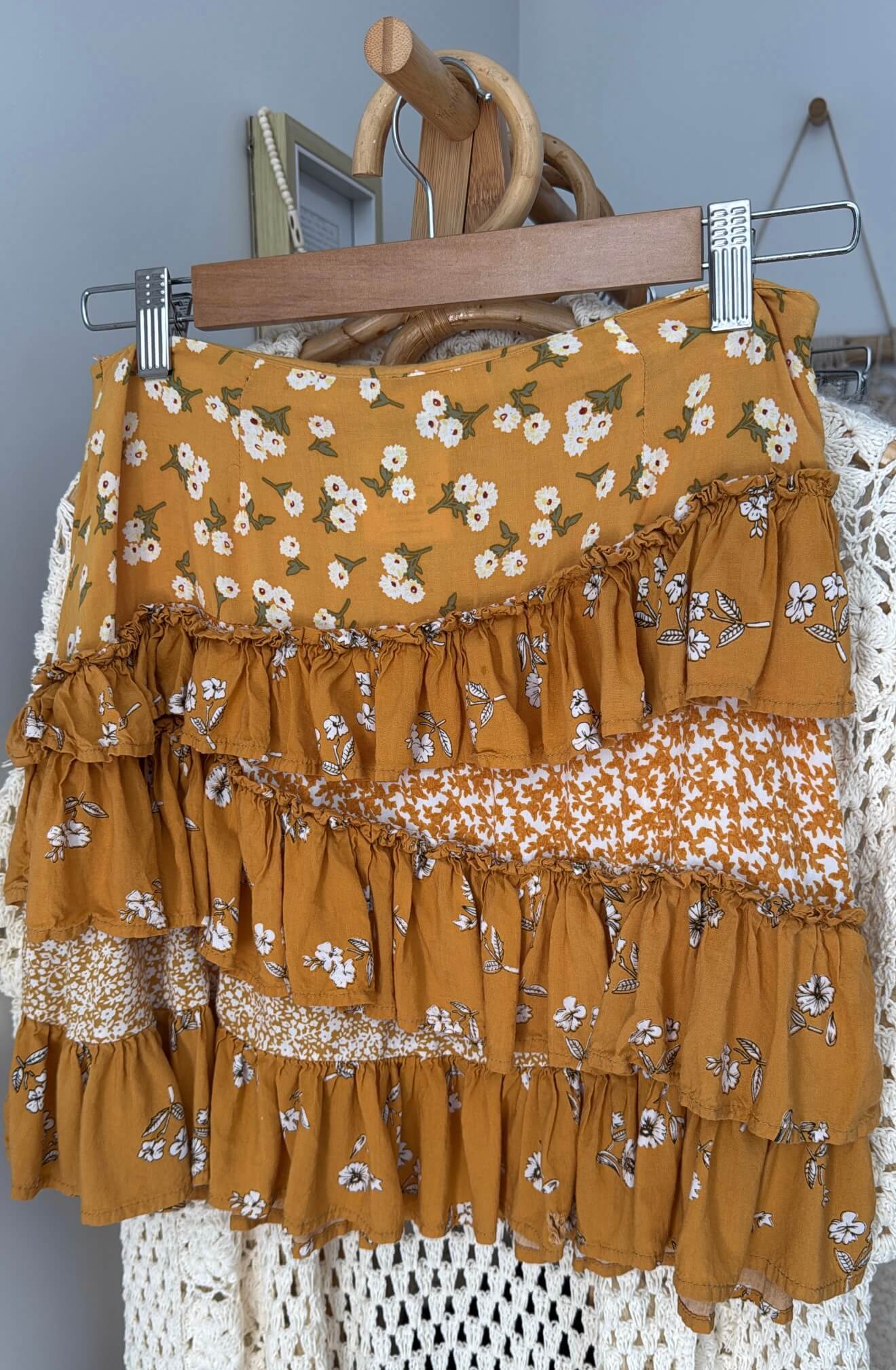 BAMBOO BLONDE // Lory Mini Skirt // Size 6