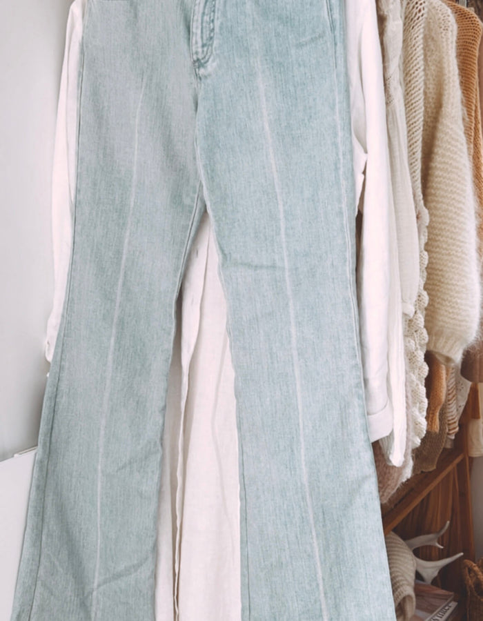 Stella McCartney Bell Jeans // Pale Blue Wash // Size 25