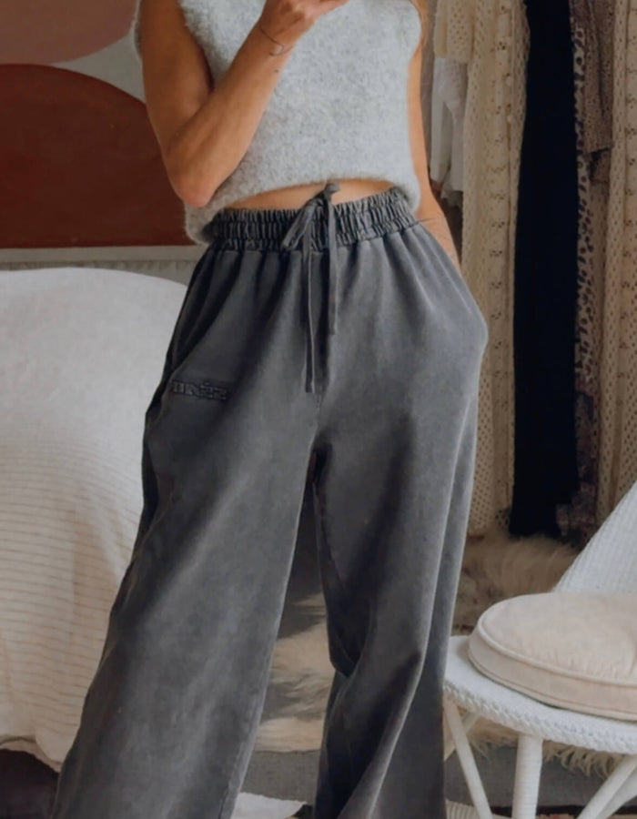 SŚAINT // ACID WASH TRACKPANT // CHARCOAL // XS/S