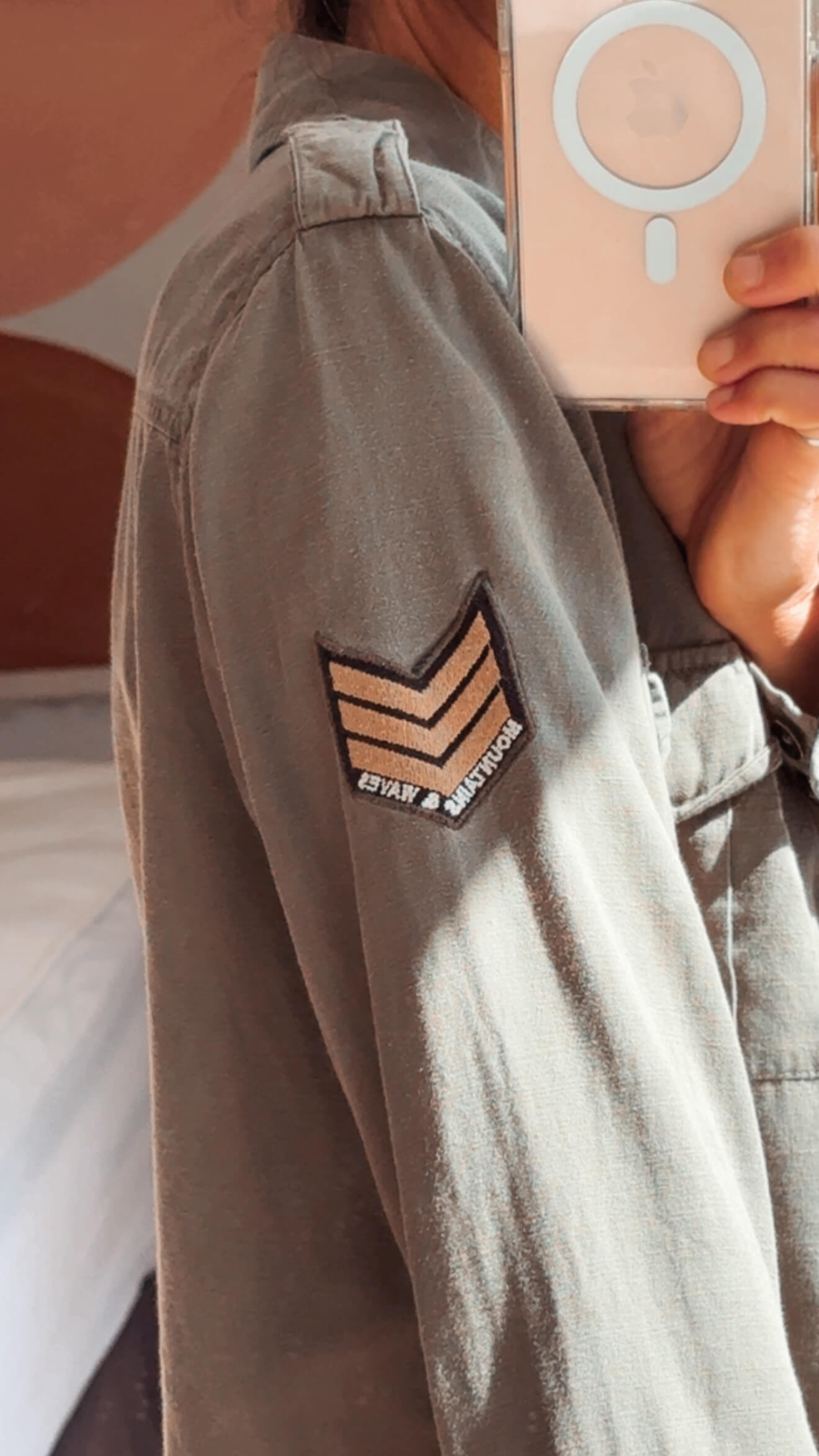 ROXY // Mountains & Waves Army Shirt // Small