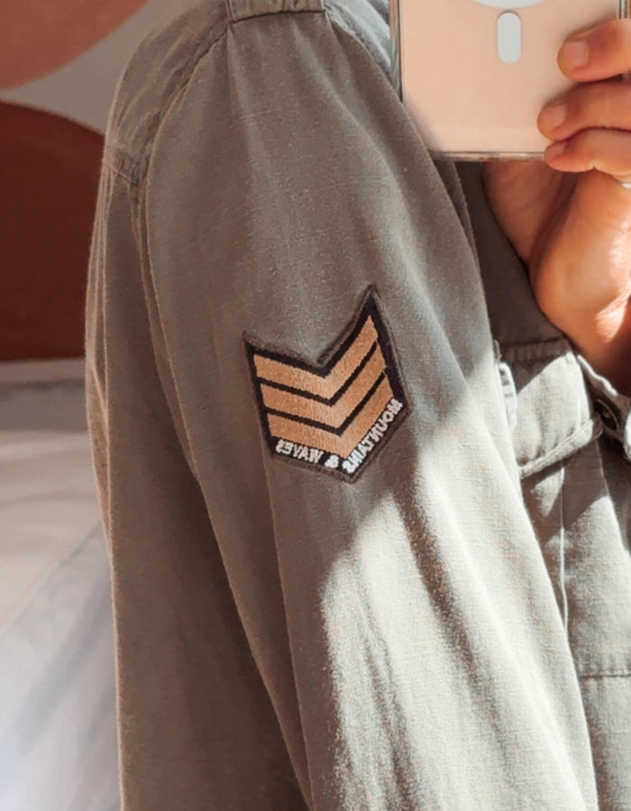 ROXY // Mountains & Waves Army Shirt // Small
