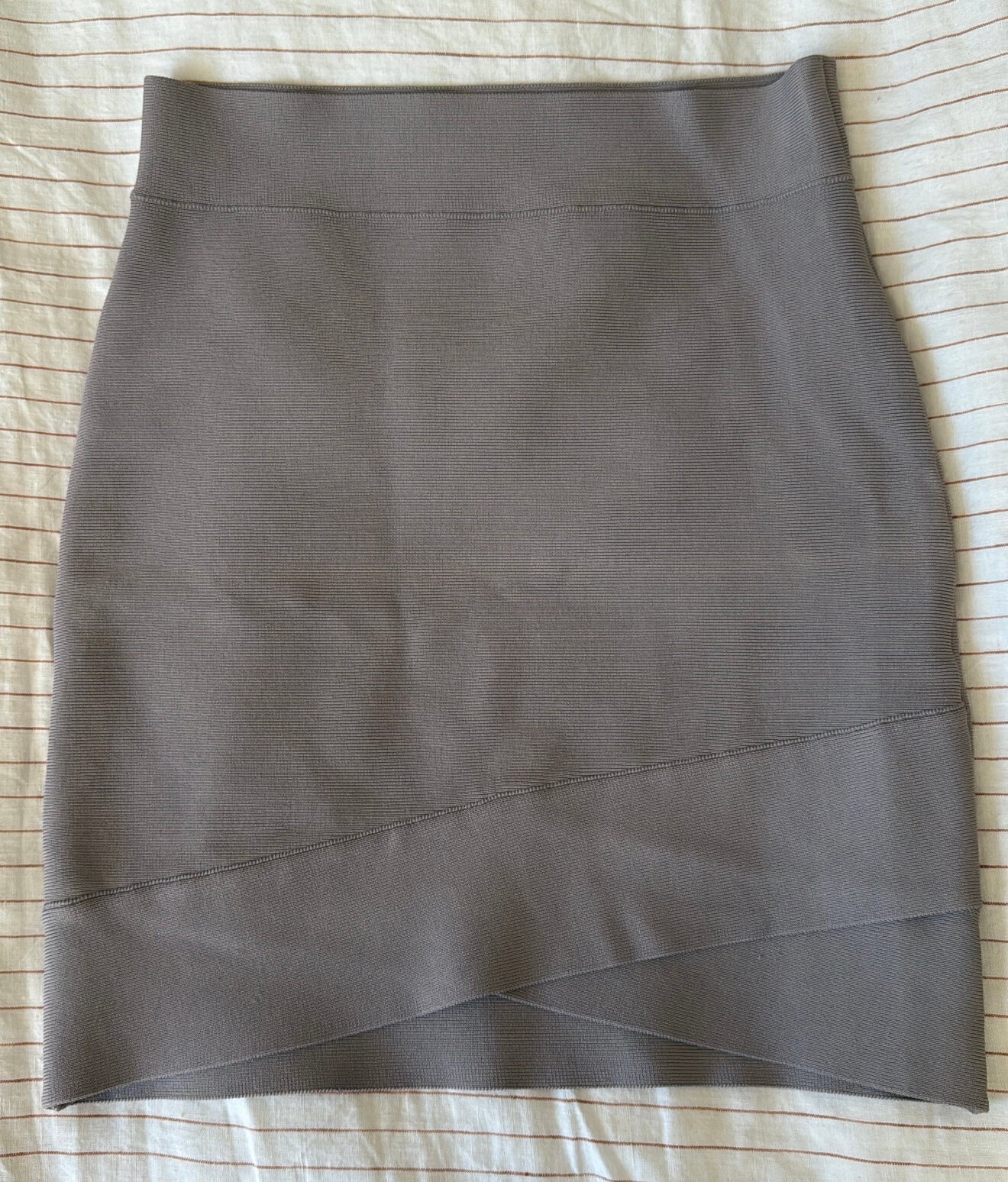 BCBG MAX AZRIA Sylvie Bandage Skirt // Cinder Grey // Medium