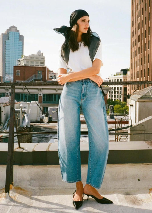 ROLLA'S // Gigi Barrel Jean // Brad Blue