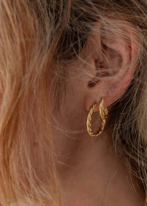 LUNA + ROSE // The Hudson Twisted Hoops // 18 kt Gold