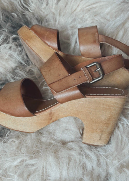 Tan Wooden Heeled Sandals // Size 40