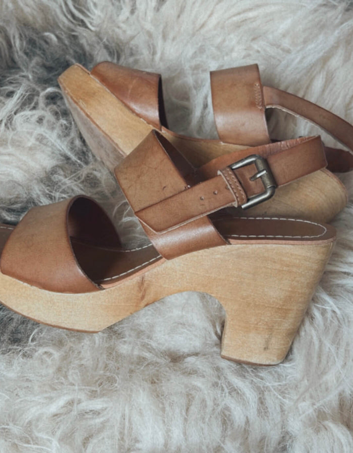 Tan Wooden Heeled Sandals // Size 40