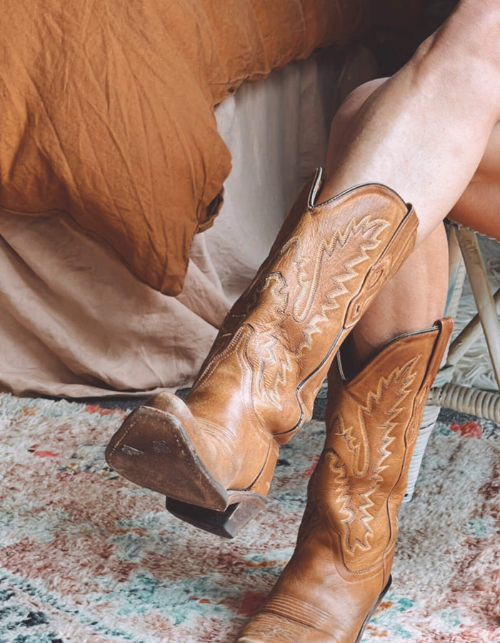 Old West Tan Leather Cowboy Boots  //  Size 39