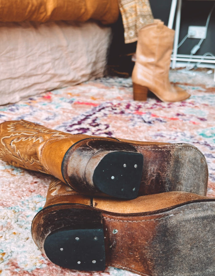 Old West Tan Leather Cowboy Boots  //  Size 39