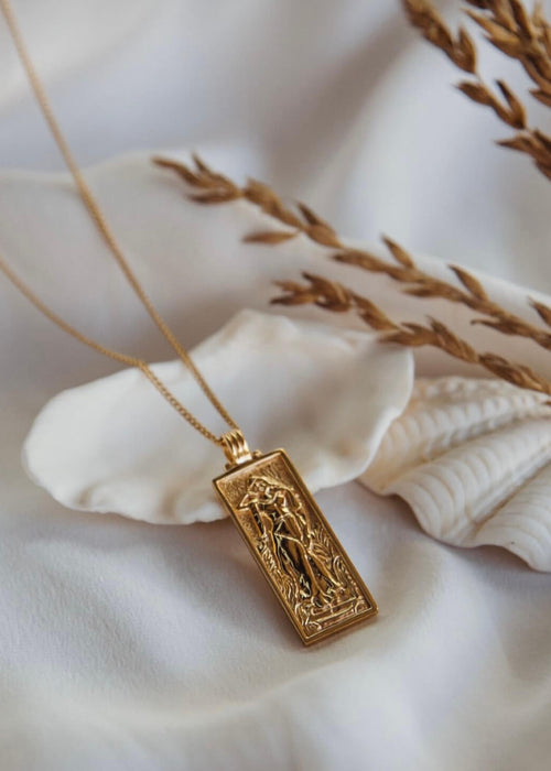 Freyja Goddess Of Love Pendant Necklace  // Gold